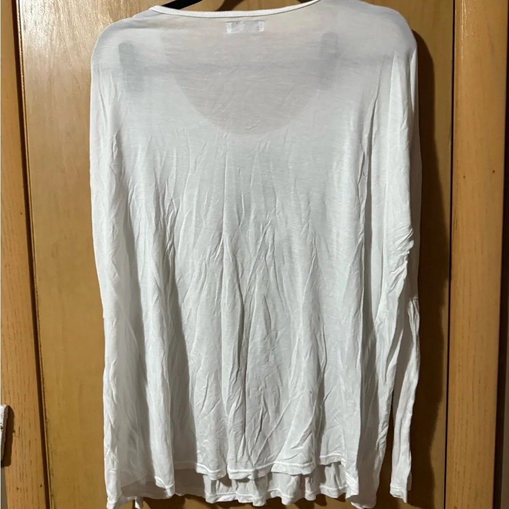 Lauren Moshi White Graphic Long Sleeve Blouse - Picture 5 of 5